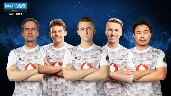 Akko巢Nest电竞鼠标轻量化设计与精准性能首发